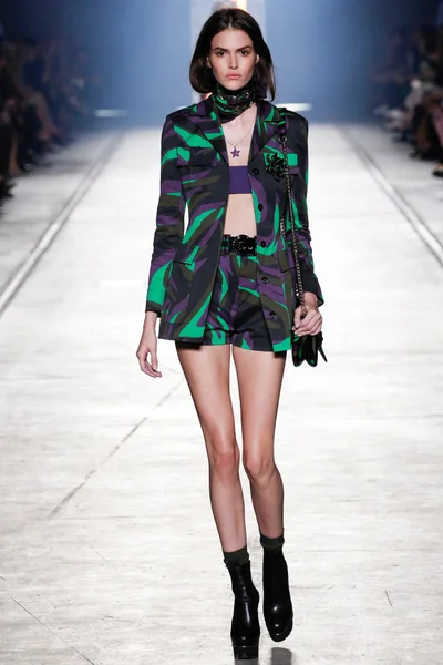 Look 14